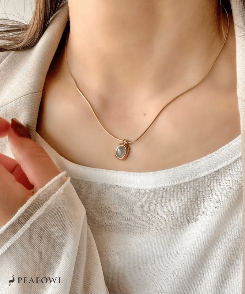 Circle Snake Chain Necklace - peafowl