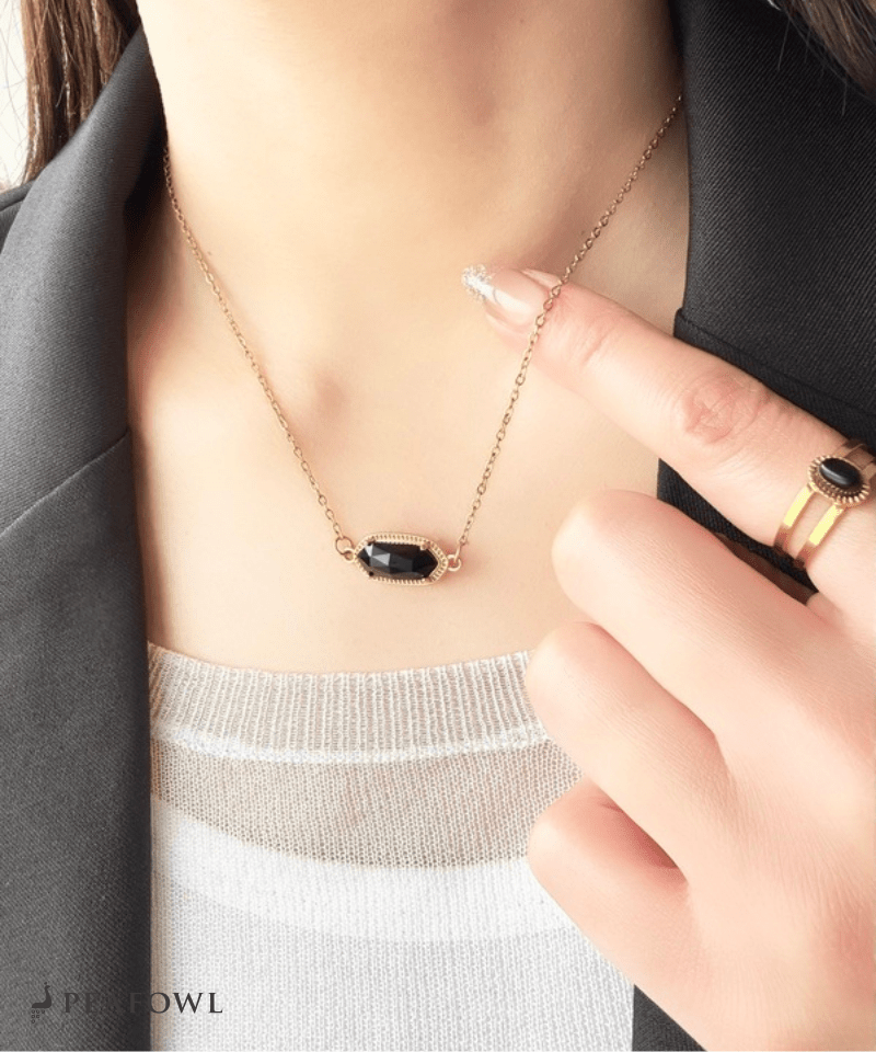 Elegant Claw Crystal Necklace - peafowl