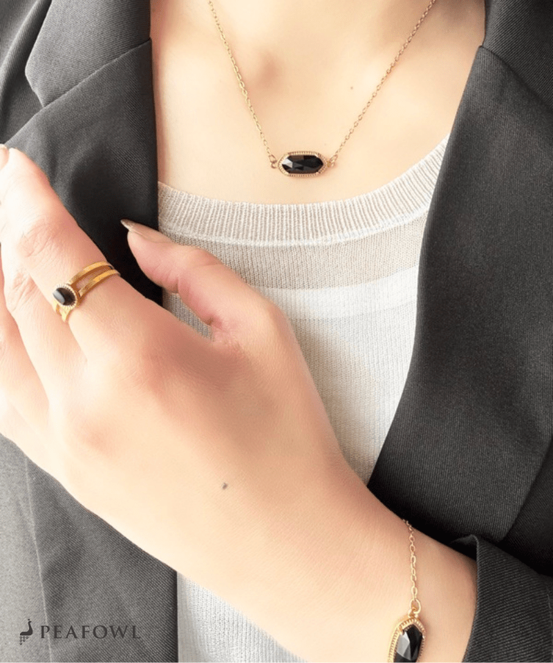 Elegant Claw Crystal Necklace - peafowl