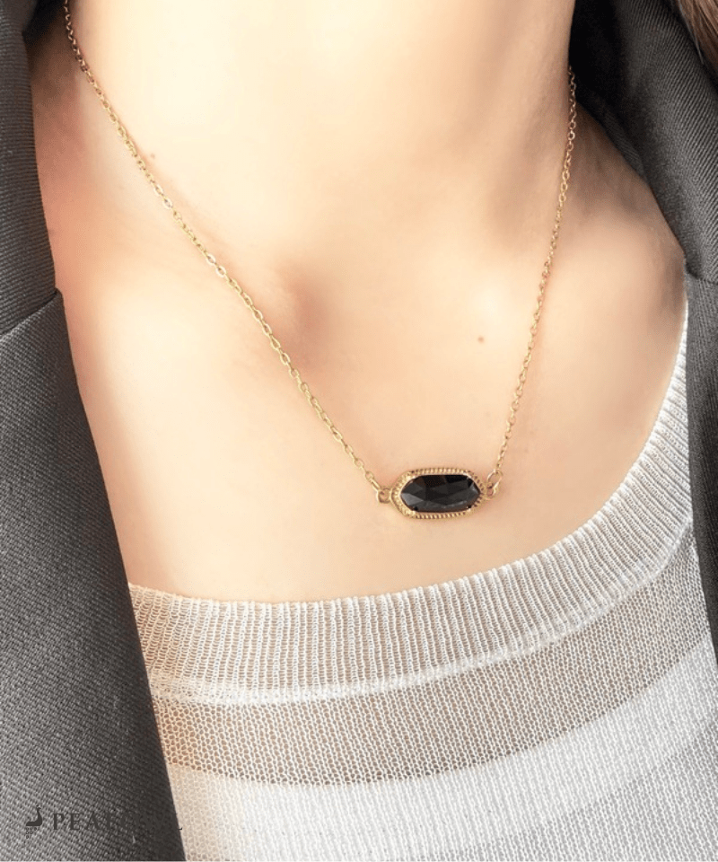 Elegant Claw Crystal Necklace - peafowl