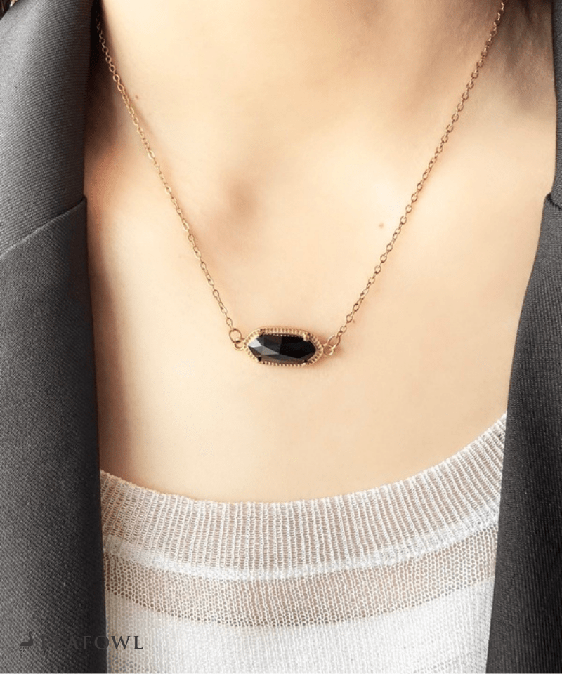 Elegant Claw Crystal Necklace - peafowl