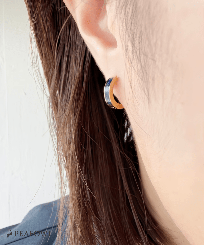 Glitter Line Hoop Pierce - peafowl