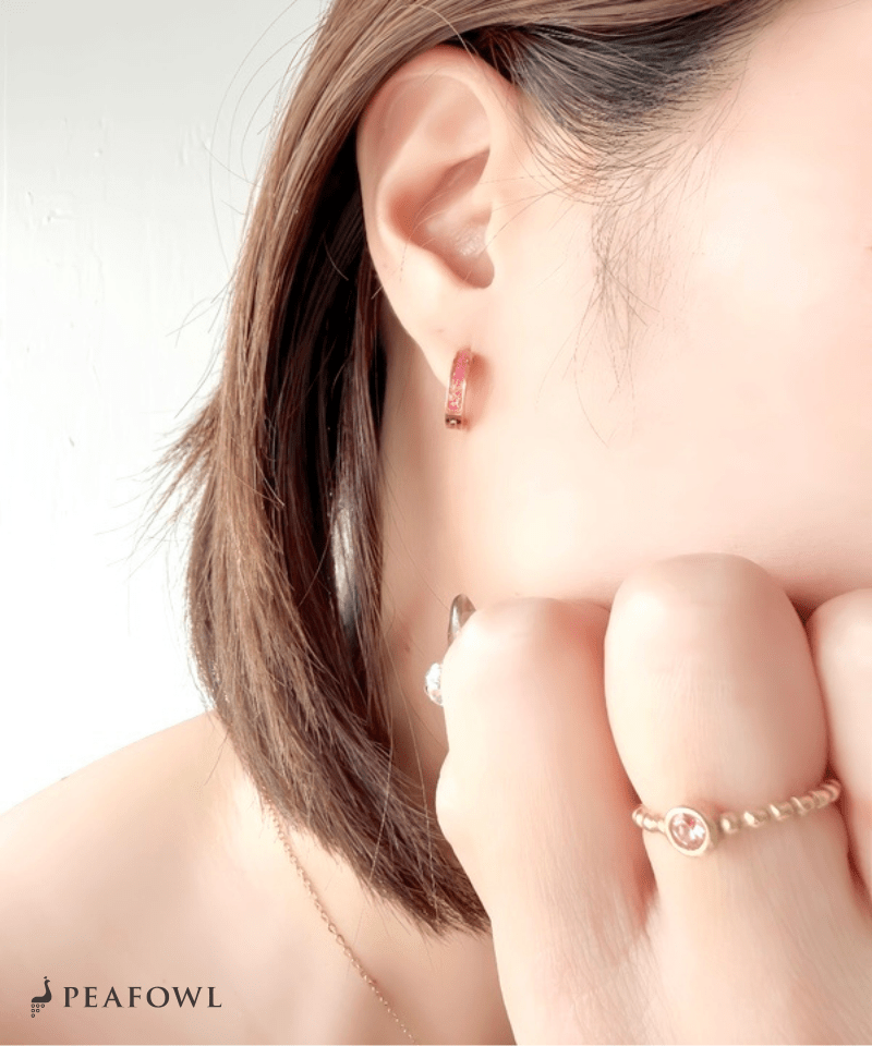Glitter Line Hoop Pierce - peafowl