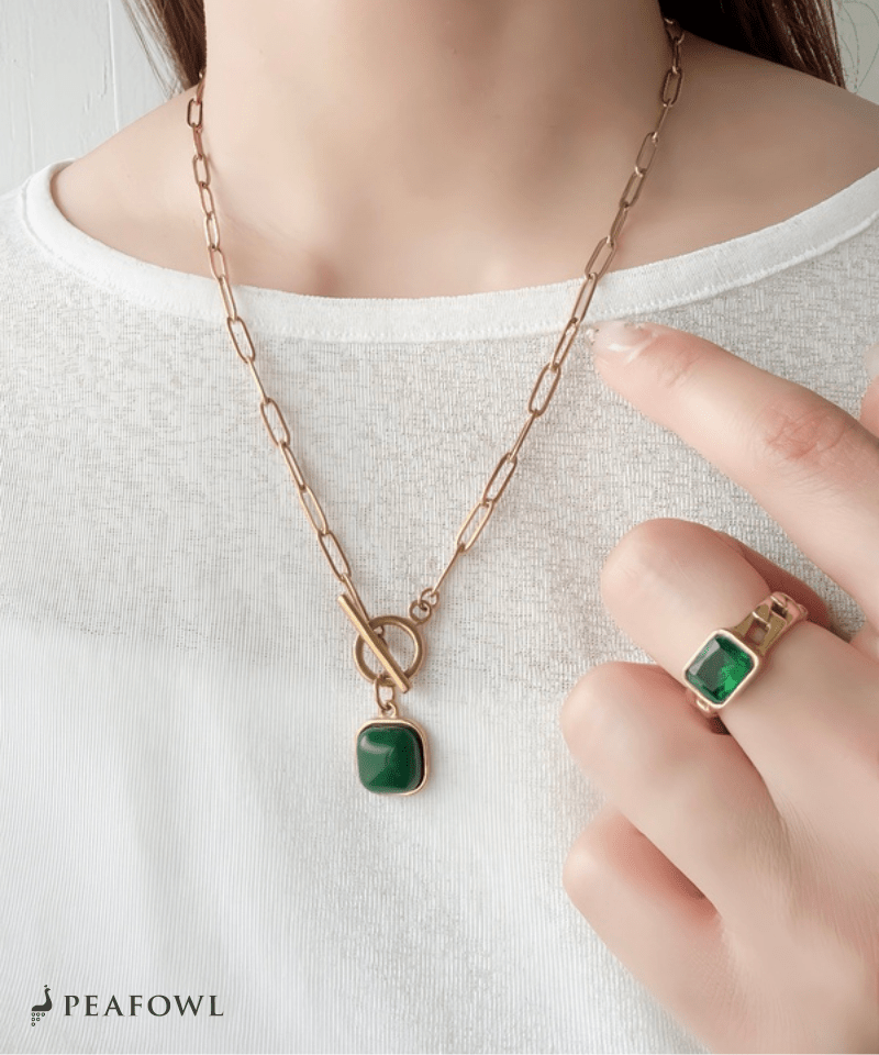 Green Stone Chain Necklace - peafowl