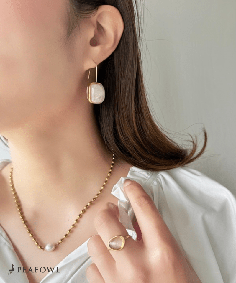 Marble Square Hook Pierce - peafowl