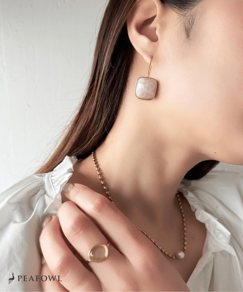 Marble Square Hook Pierce - peafowl