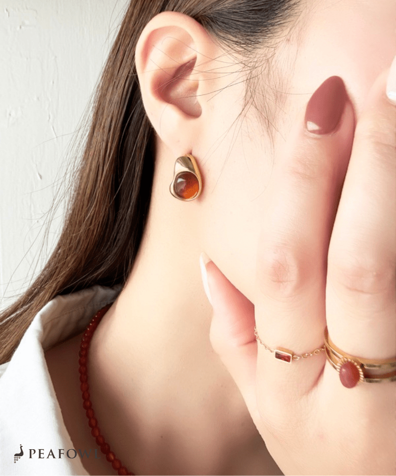 Nuance Oval Pierce - peafowl