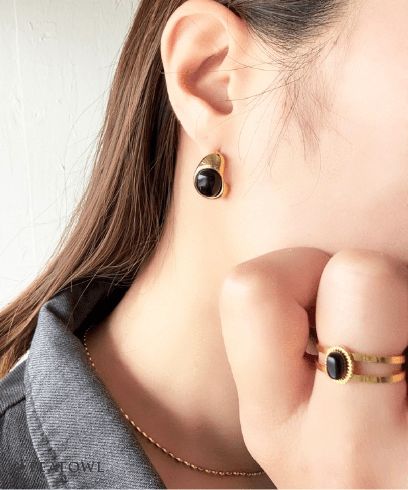 Nuance Oval Pierce - peafowl