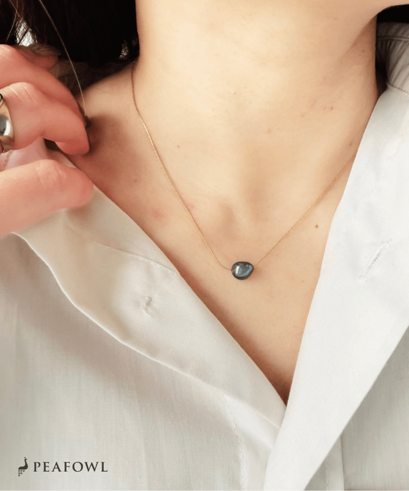 Nuance Pearl Necklace - peafowl
