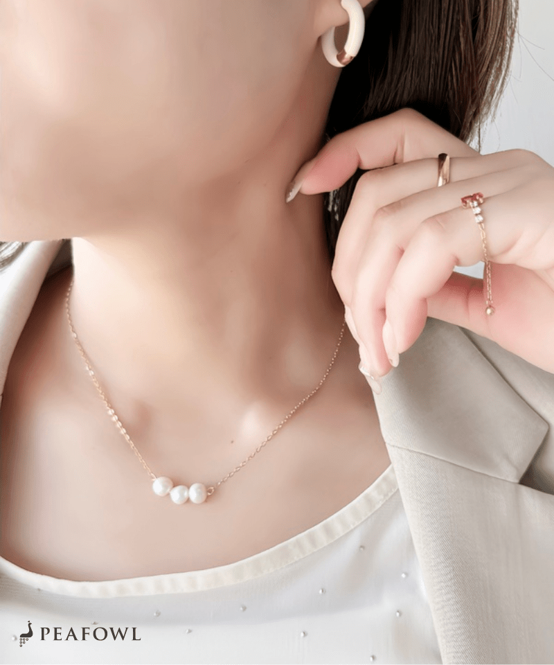 Pearl Bar Necklace - peafowl