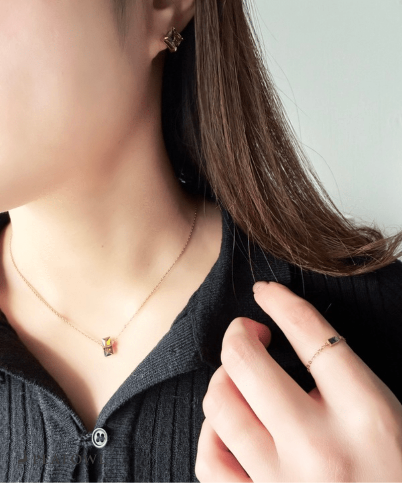 Vertical Green Zircon Necklace - peafowl