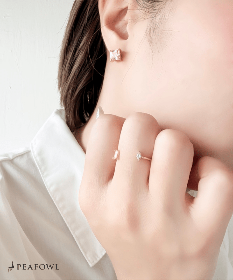 Asymmetry Stone Ring - peafowl