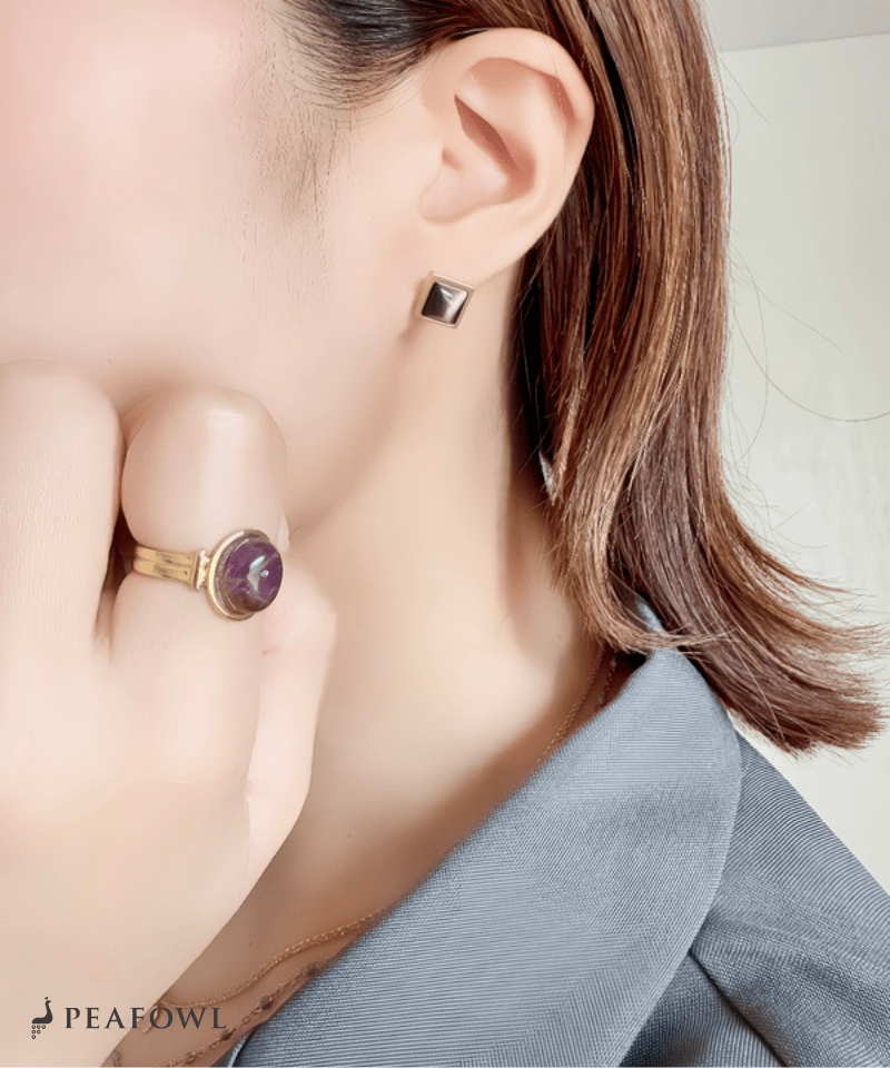 Modern Block Stone Pierce - peafowl