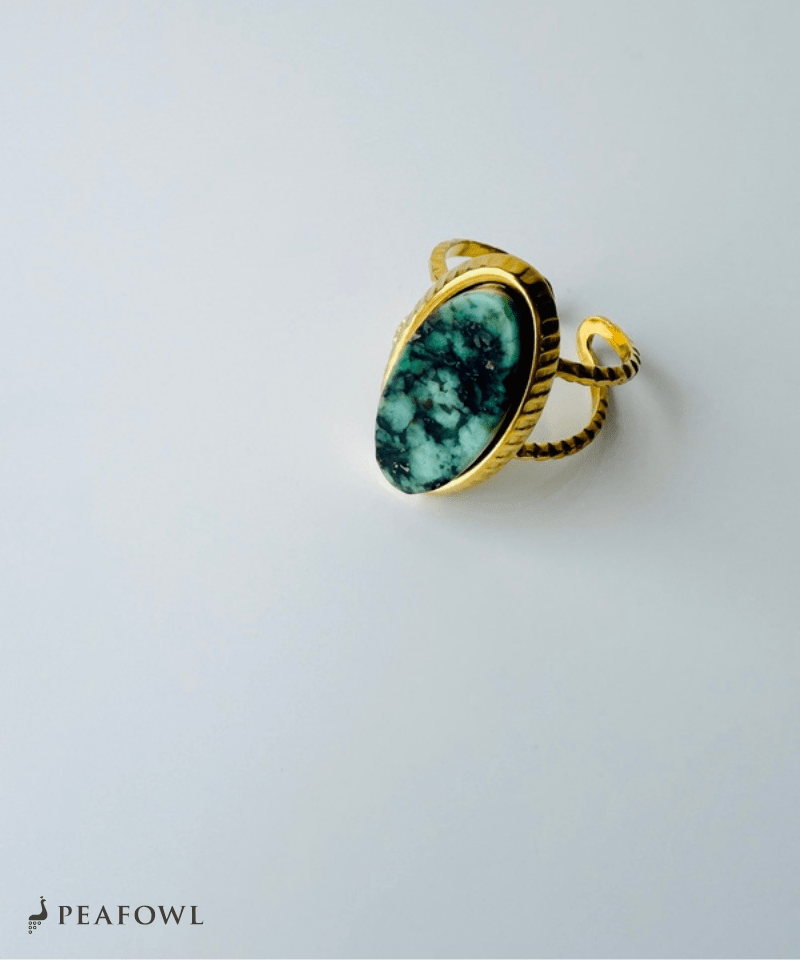 Moss Oval Ring - peafowl