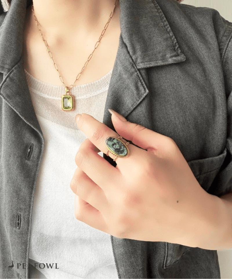 Moss Oval Ring - peafowl