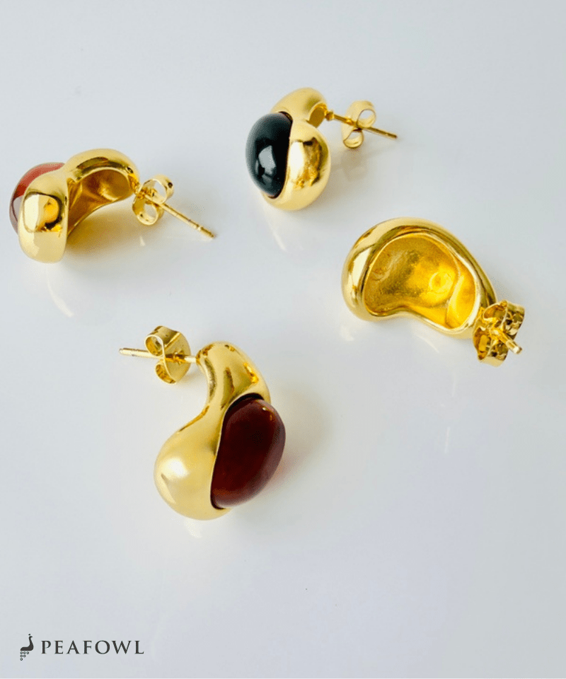 Nuance Oval Pierce - peafowl