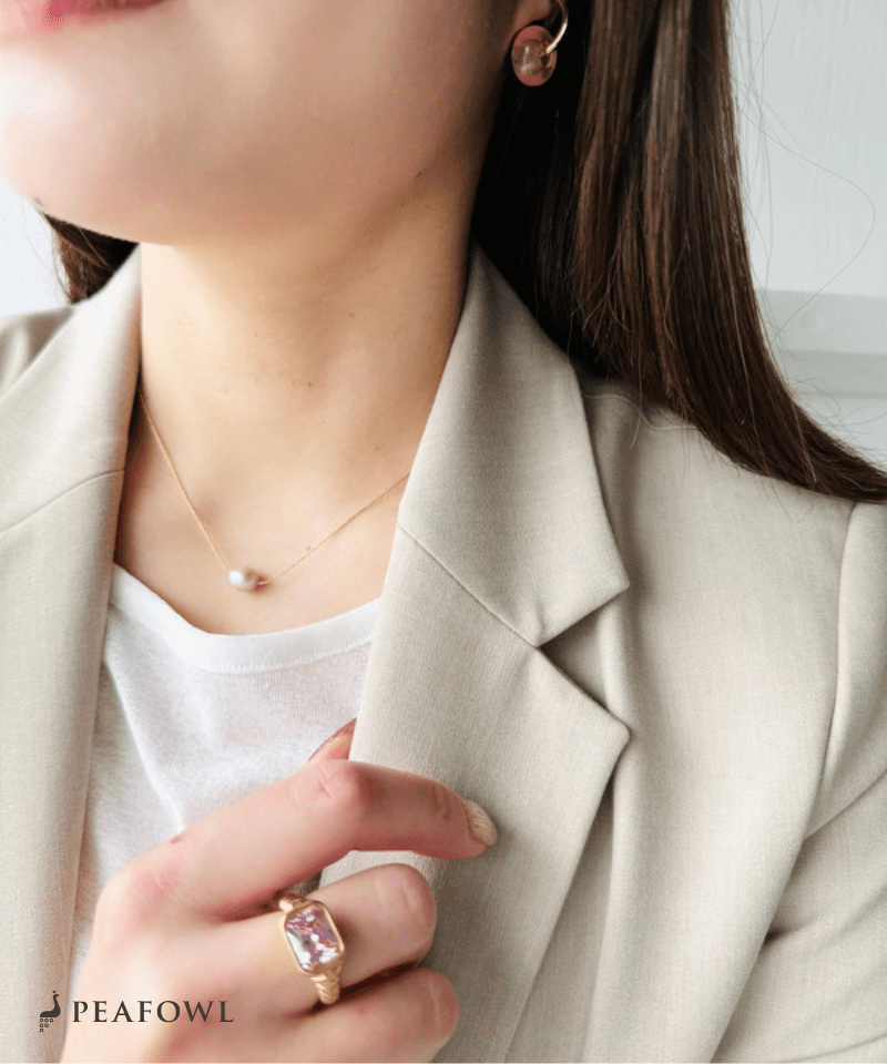 Nuance Pearl Necklace - peafowl