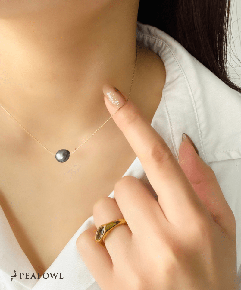 Nuance Pearl Necklace - peafowl