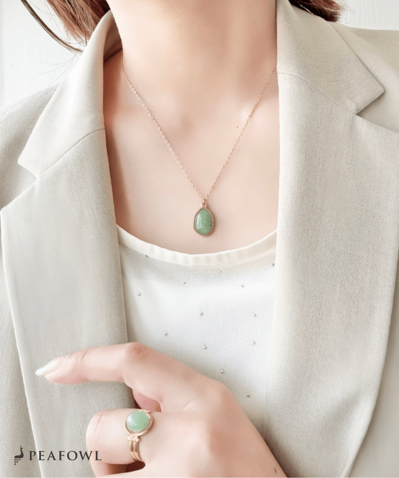 Nuance Stone Necklace - peafowl