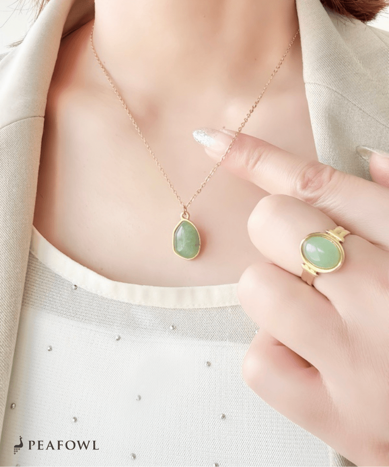 Nuance Stone Necklace - peafowl