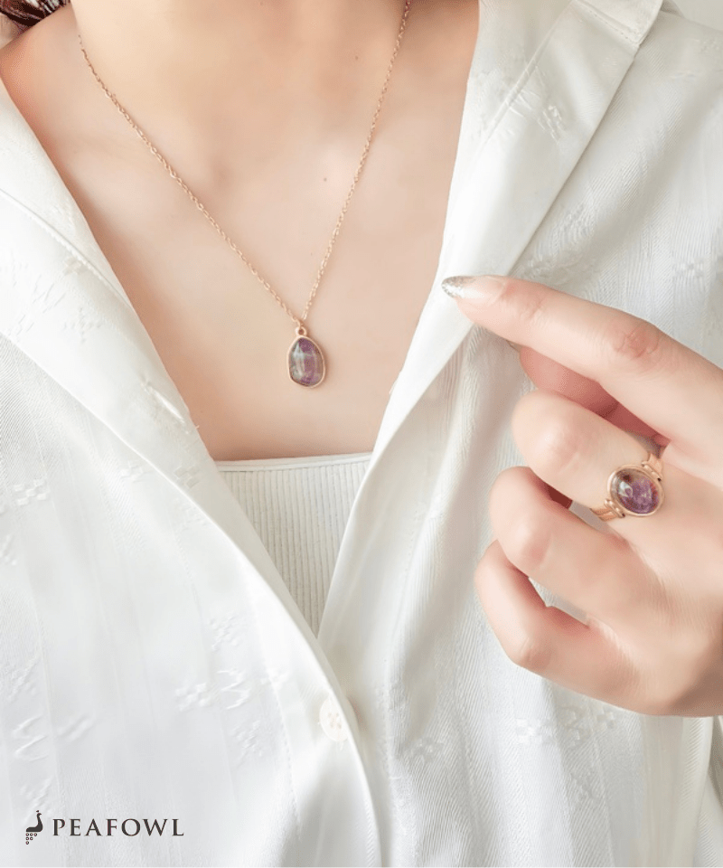 Nuance Stone Necklace - peafowl