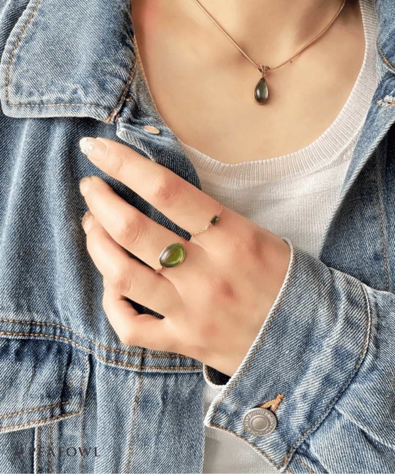 Oval Glass Ring - peafowl
