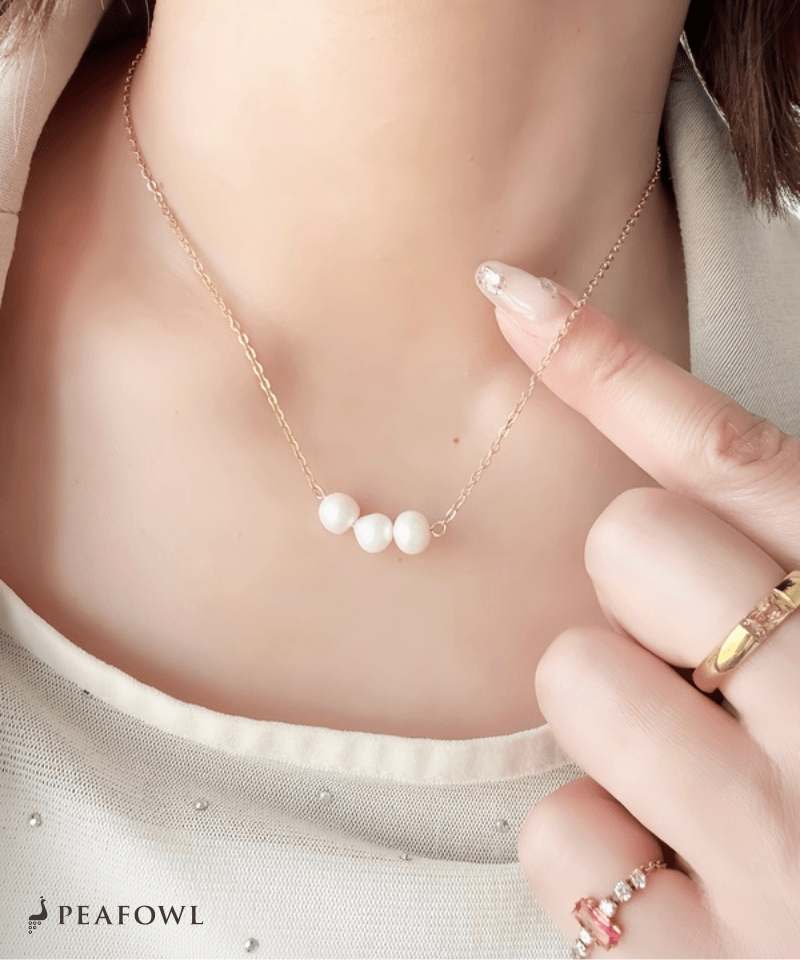 Pearl Bar Necklace - peafowl