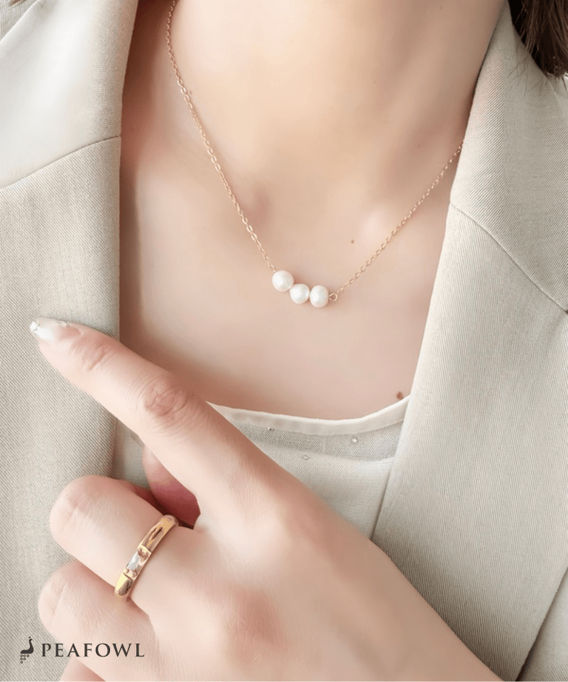 Pearl Bar Necklace - peafowl