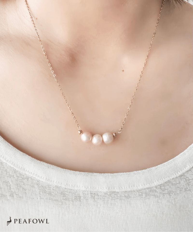 Pearl Bar Necklace - peafowl