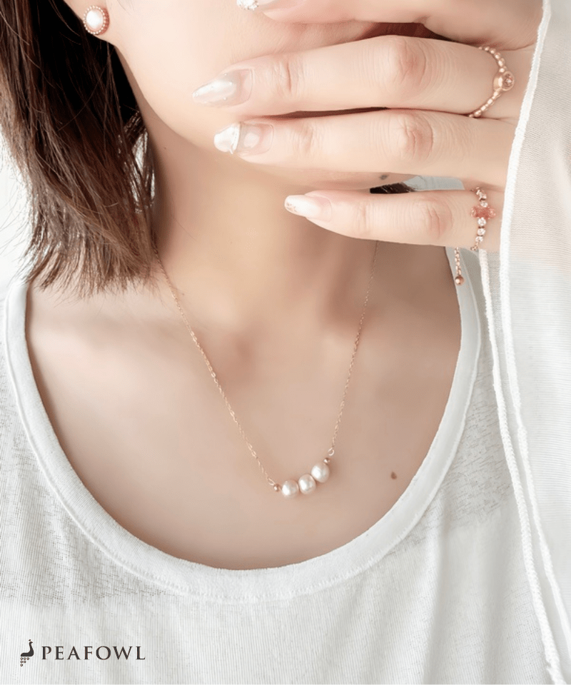 Pearl Bar Necklace - peafowl