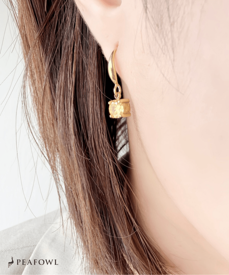 Single Stone Hook Pierce - peafowl